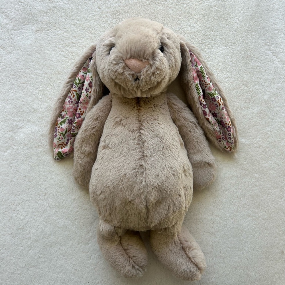 Blossom Beige Bunny ‘Petal’ Medium- Jellycat - Authentic - Brand New